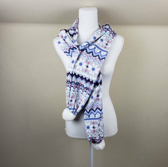 Scarf with Aztec type pattern - Picture 1 of 5